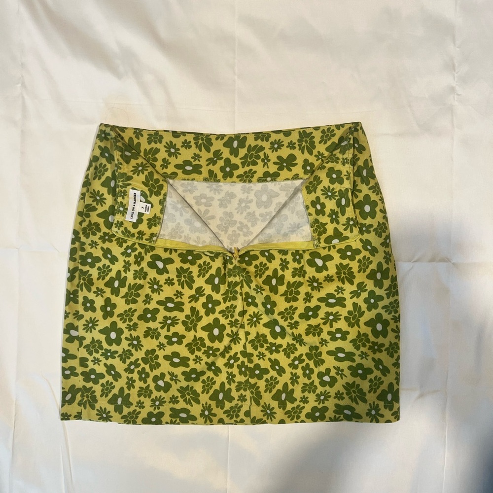 Vintage-Inspired Floral Mini Skirt - Love on a Hanger (Size 7) - Picture 4 of 5